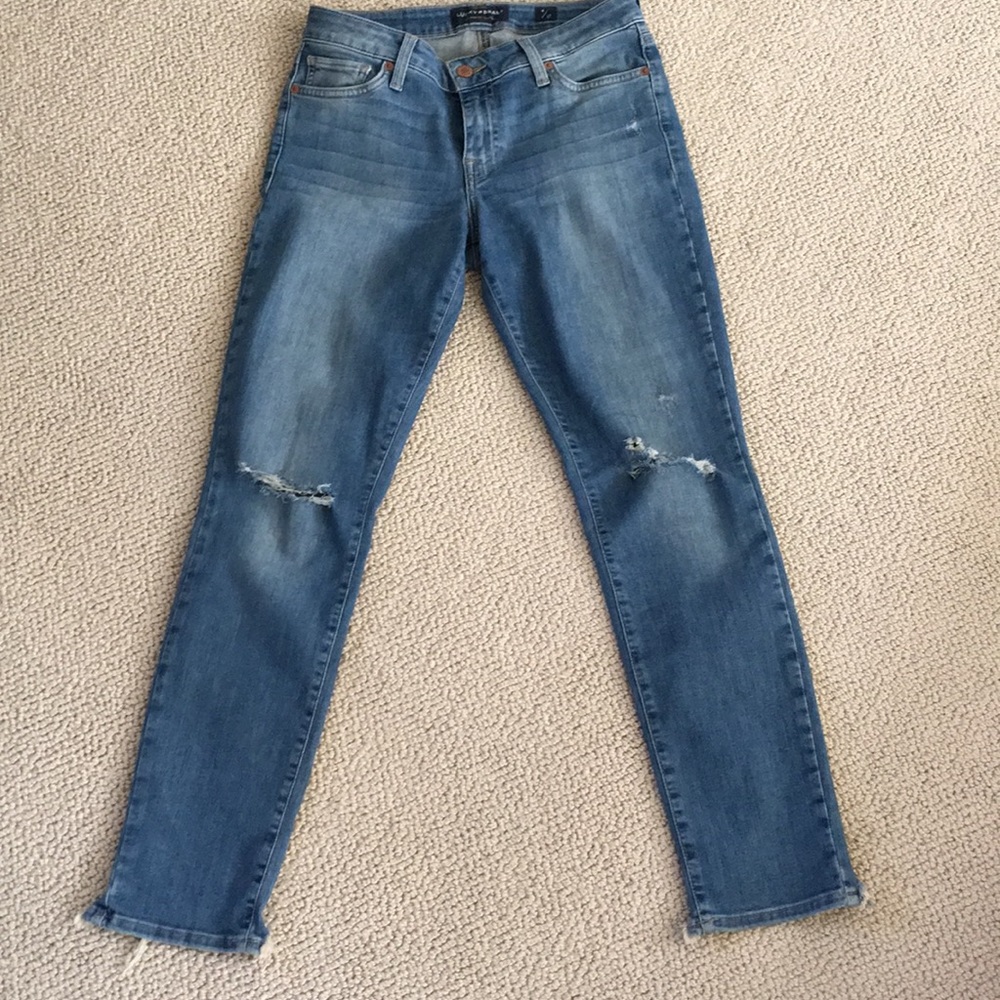 Raw hem Lucky Brand denim jeans in 4/27.